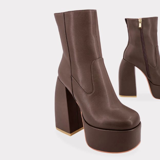 Botas Cafés para Mujer